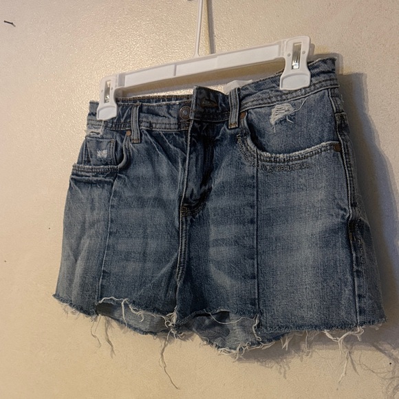 Zara Distressed Blue Jean Shorts - Picture 8 of 10